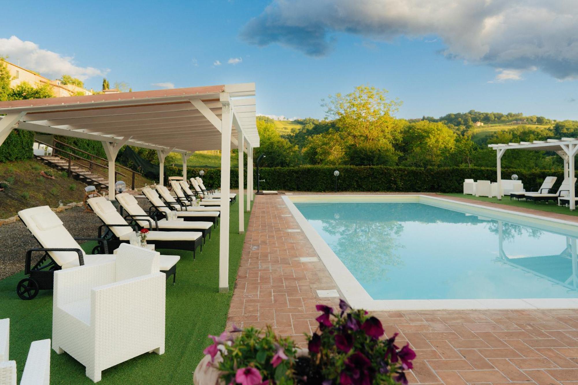 Casale Serena Fabro Luaran gambar