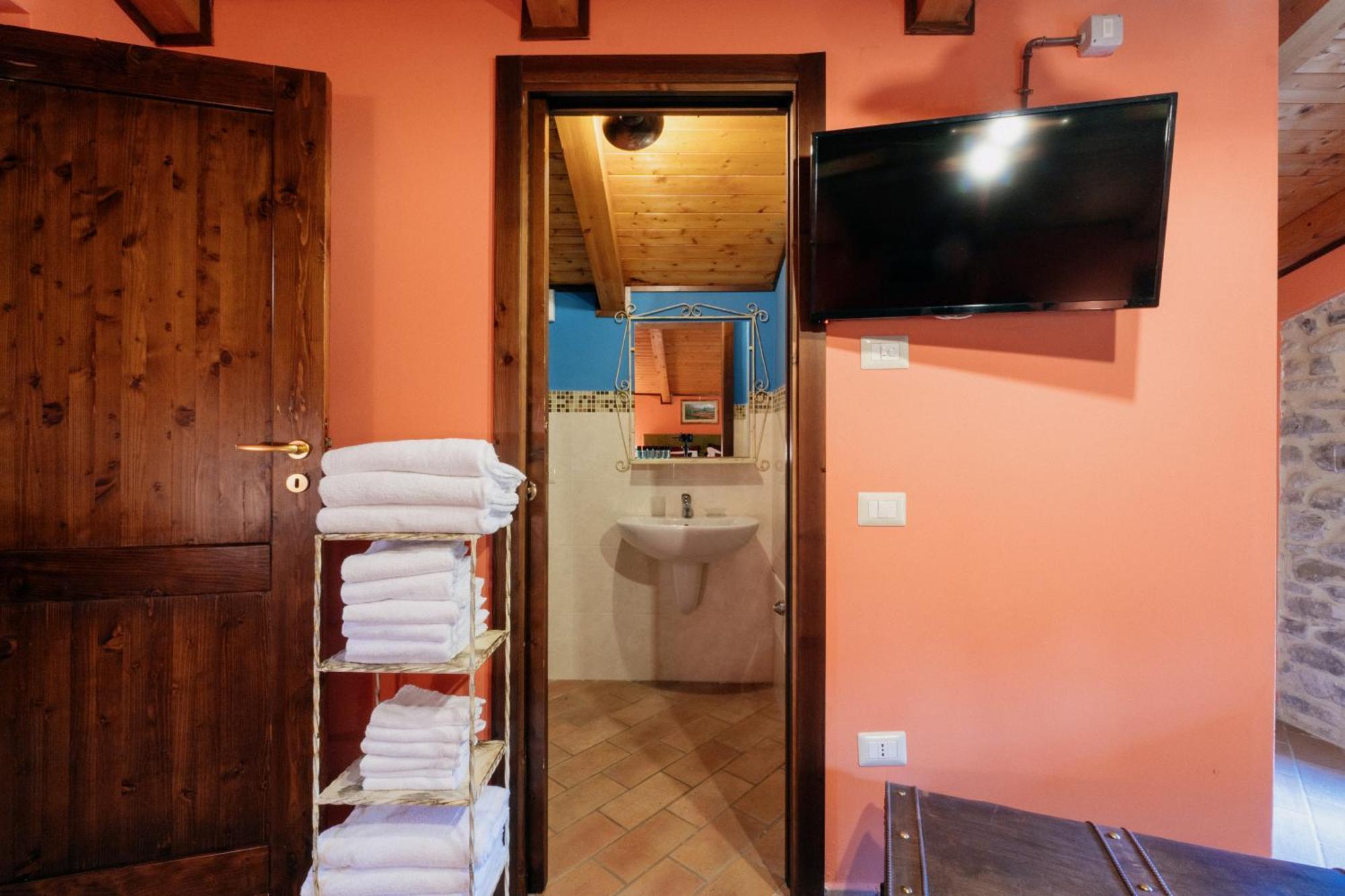 Casale Serena Fabro Luaran gambar